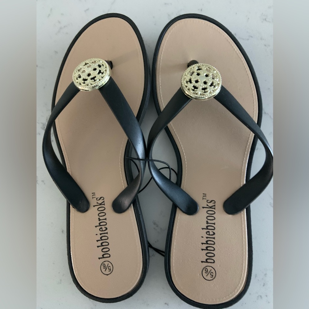New Bobbie Brooks Black Flip Flop Sandals Size 5/6